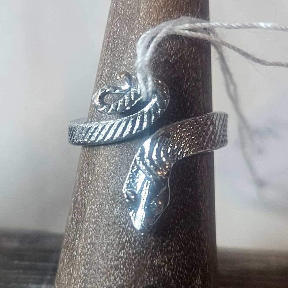 Vintage Etched Snake Silver Tone By Pass Ring 90s-Y2K EUC